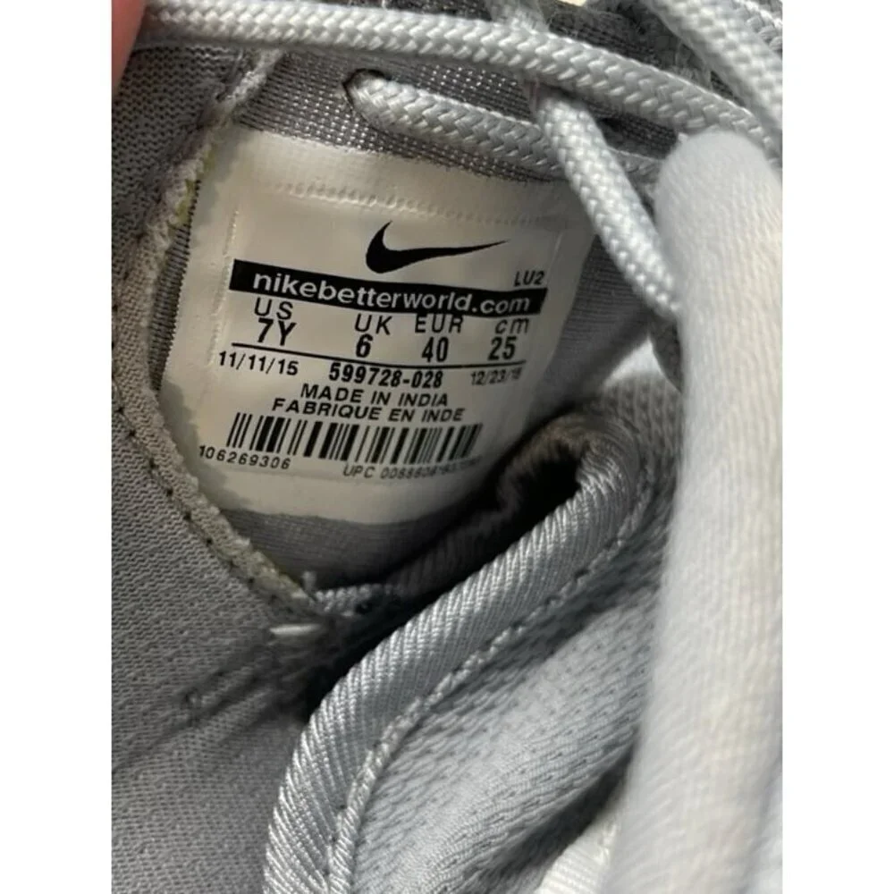 Nike Kid's Roshe One Running Shoe Youth Size 7 Gray White